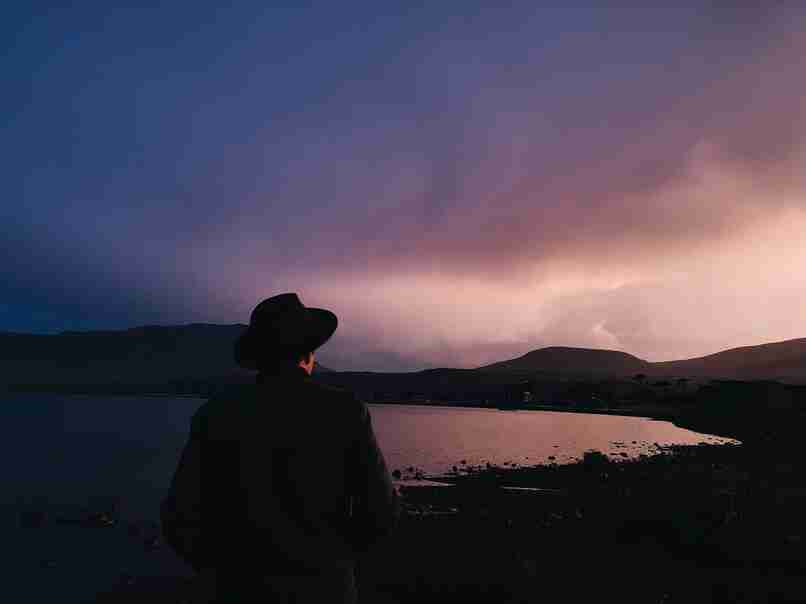 服装源头厂家货源(服装加工厂去哪找货源)