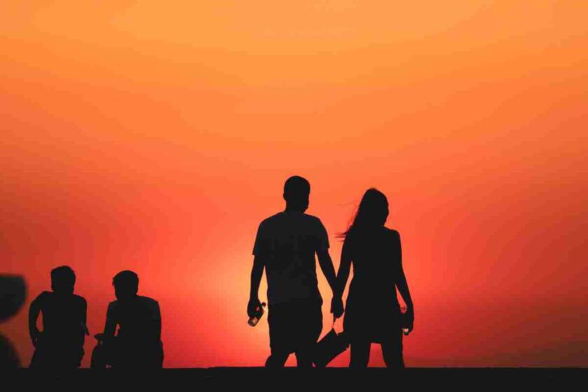 服装搭配法则(灰色毛衣的N种搭配法则)